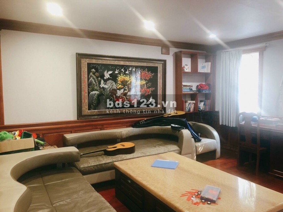 Mặt đường Trần Hưng Đạo, khu nhà vườn, gần 9000m, ngang 68m, Phường 5, Thành phố Cà Mau, giá chỉ 65 tỷ.