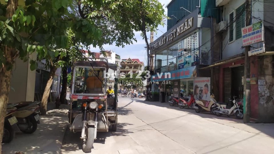 Bán nhà phố Giải Phóng, Hoàng Mai quy hoạch đẹp rạng ngời, đầu tư siêu lời, hiệu suất đỉnh. Diện tích 97m2, 3 tầng, mặt tiền 4.1m, giá 12.5 tỷ