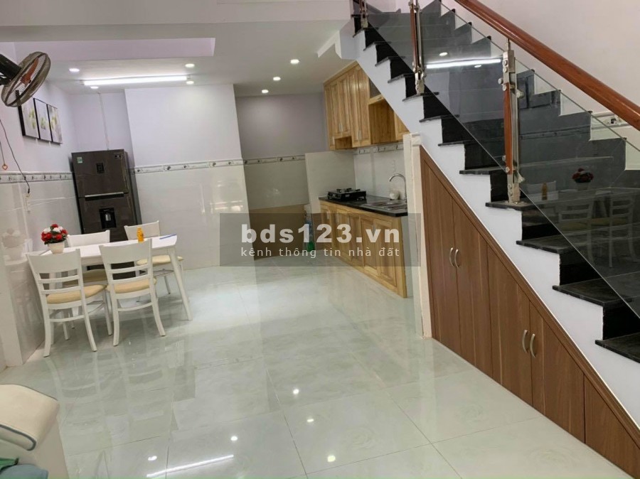 Bán nhà ngay chợ Long Trường Nguyễn Duy Trinh.dt 52m(4*13)sổ riêng giá chỉ 3.65 tỷ