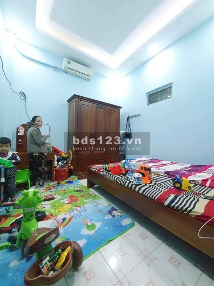 Bán nhà Bùi Xương Trạch, Thanh Xuân 37m2, giá 2.75 tỷ, tặng full nội thất