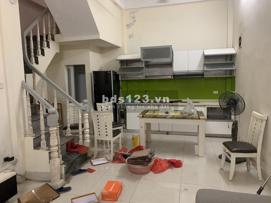 Cho thuê nhà riêng phố Khương Trung 43m2 x 4 tầng 4 ngủ full đồ 10 triệu. Lh 0377983070