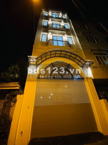 Nhà mới đẹp long lanh, thang máy, ô tô tránh Ngọc Thuỵ, giá 7.2 tỷ, lh 0922346363