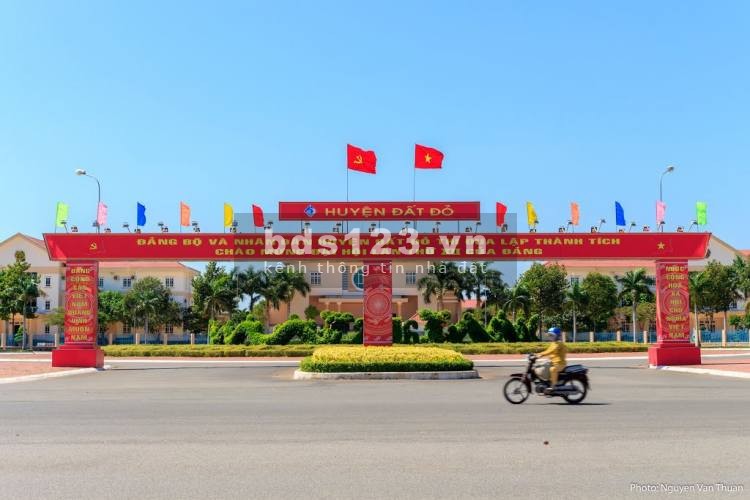 Cần bán lô đất ngay trung tâm hành chính Đất Đỏ, diện tích 125m2, giá bán 1 tỷ có thương lượng