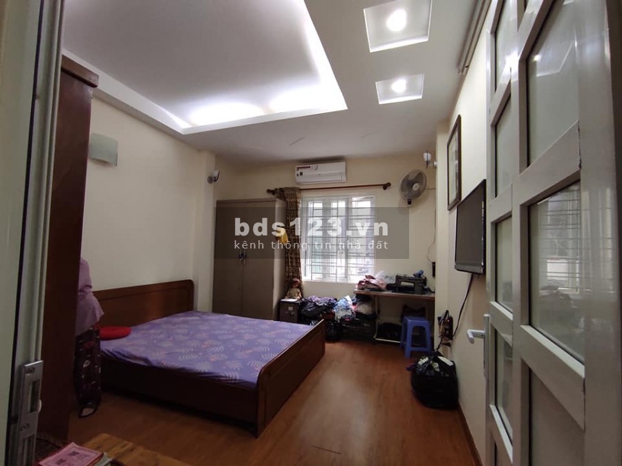 Trung tâm Đống Đa, Khâm Thiên, dt 28m2, 4 tầng, giá 2.95 tỷ, lh 0836488482