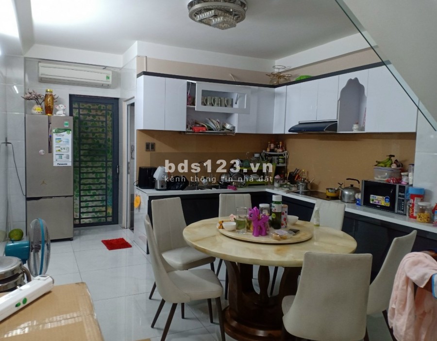 Bán gấp nhà mặt tiền kinh doanh đường Sơn Kỳ. Tân Phú. 3,7 tỷ