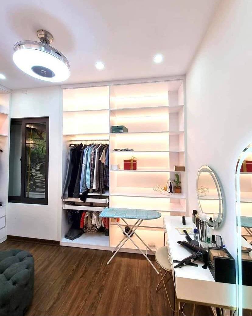 Nhà đẹp Phùng Chí Kiên, Cầu Giấy, Gara ô tô, 90m2, 12.5 tỷ