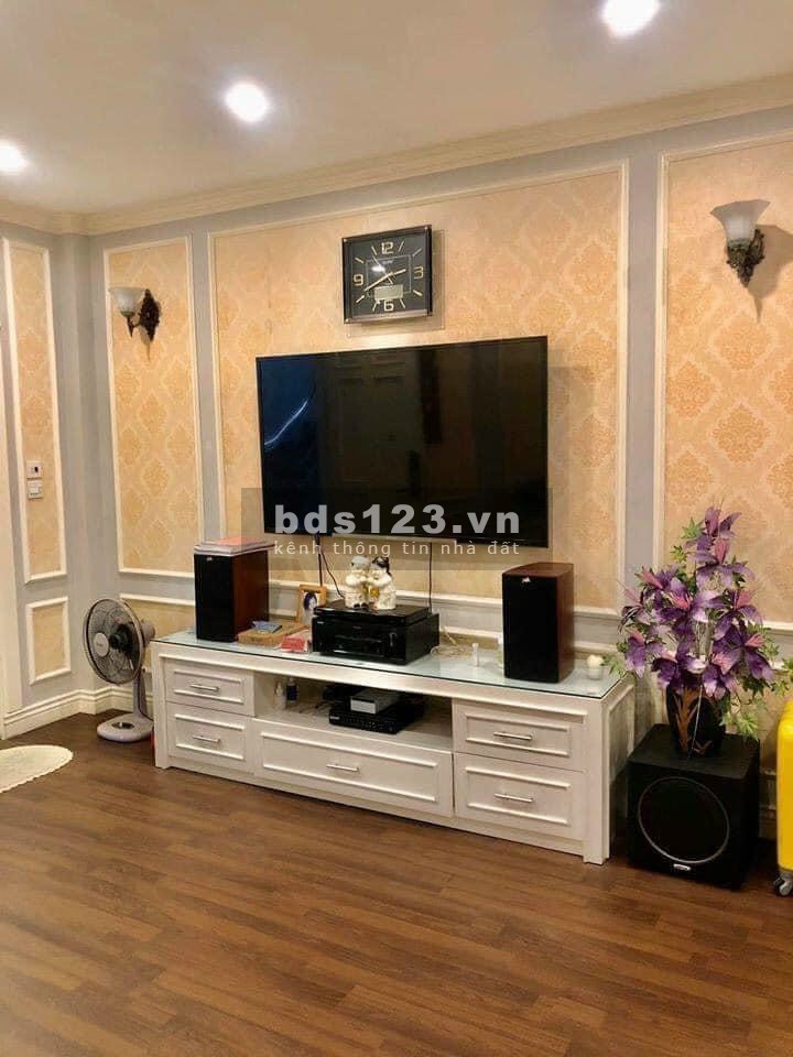 Bán nhà phố Đại Cồ Việt, quận Hai Bà Trưng, 5 tầng, mặt ngõ to như phố, nhỉnh 4 tỷ