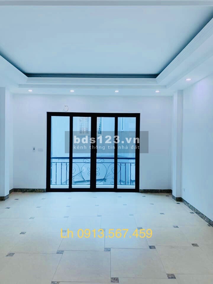 Nhà đẹp hiện đại Gara ô tô thang máy 75m2 x 5 tầng Giá 6.2 tỷ