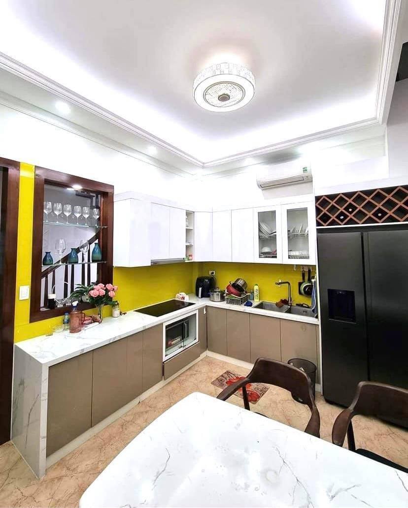 Nhà đẹp Phùng Chí Kiên, Cầu Giấy, Gara ô tô, 90m2, 12.5 tỷ