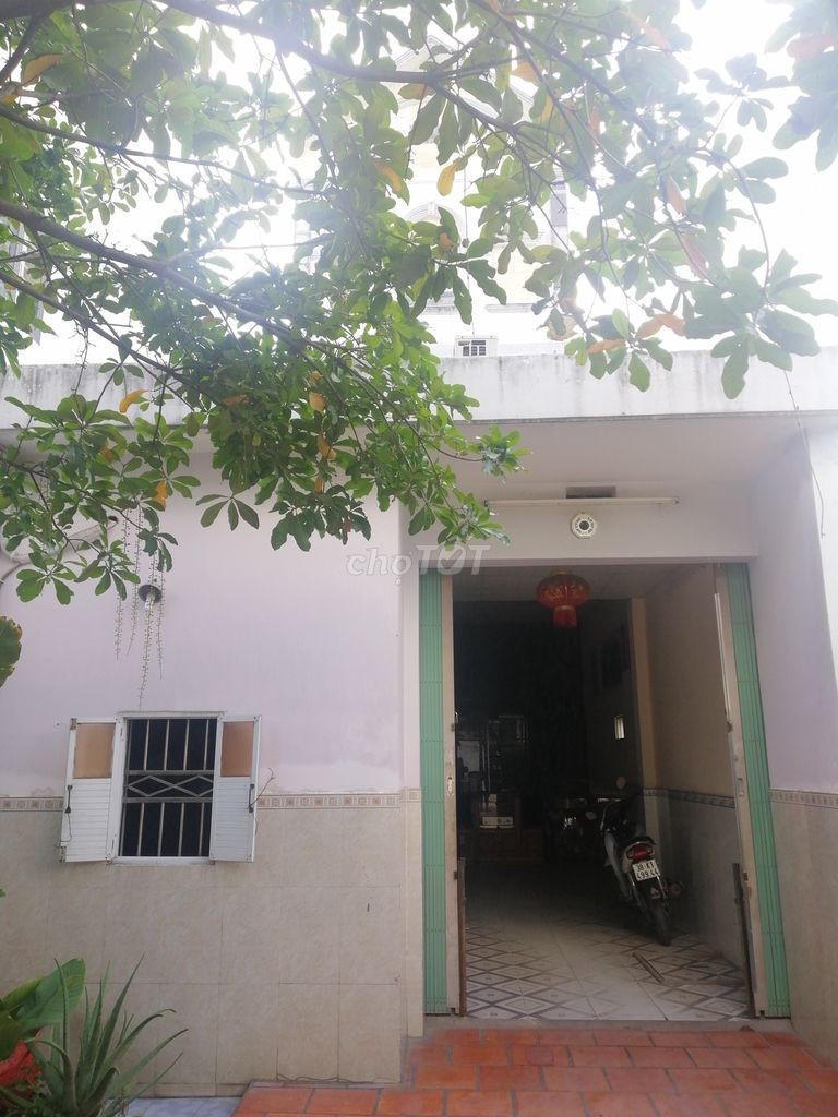 Cần bán gấp nhà 1 trệt 2 lầu đang kinh doanh nhà nghỉ có diện tích 207 m2 nằm ở Phường Bình Chuẩn Tp Thuận An tỉnh Bình Dương