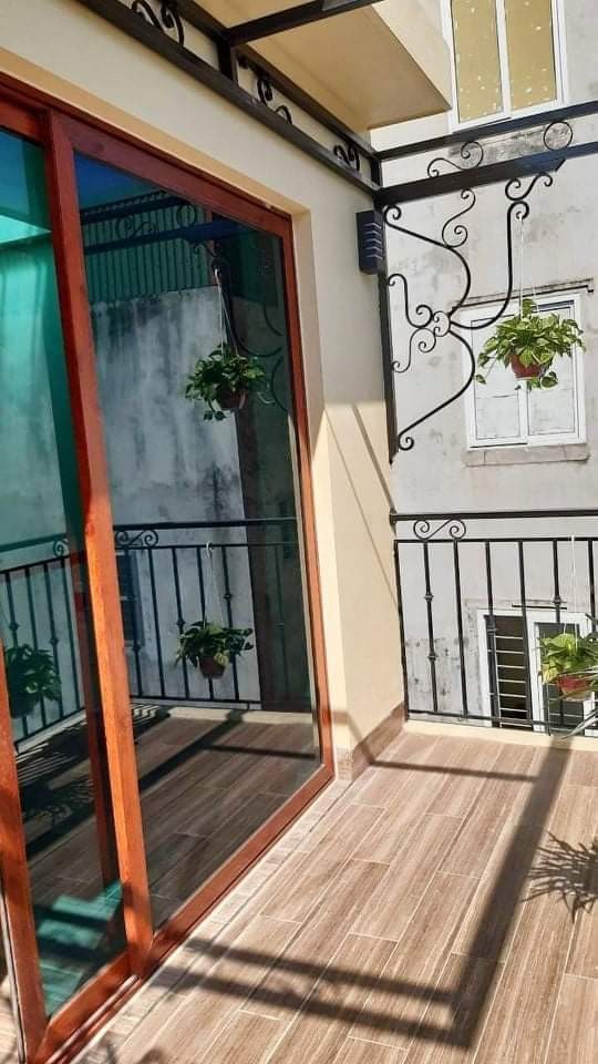 Cần bán nhà trung tâm Mỹ Đình- nhà mới, nội thất sang xịn- sổ đỏ nở hậu