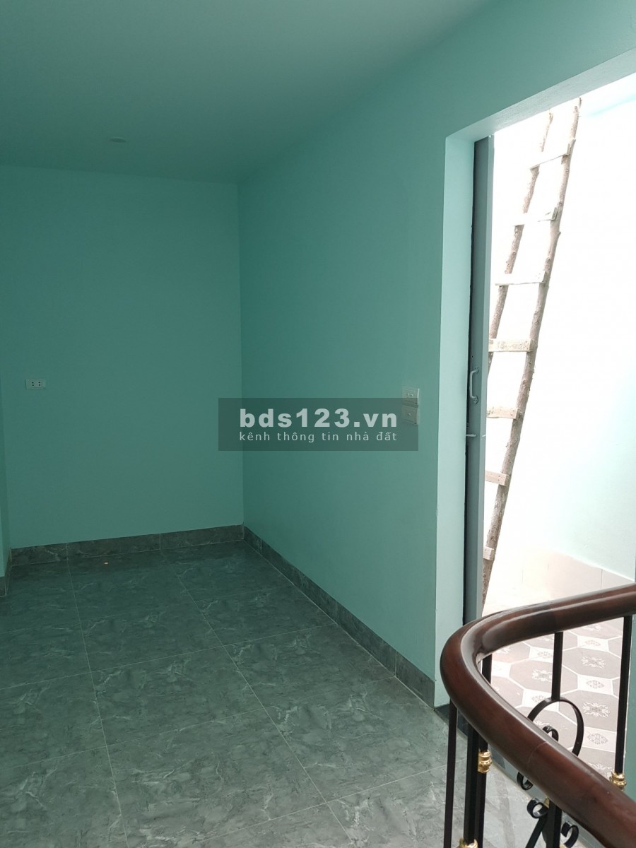 Bán nhà dân tự xây tại Tư Đình, dt 40m2, 3 tầng, nhà thoáng, thiết kế độc dáo, giá 2.85 tỷ