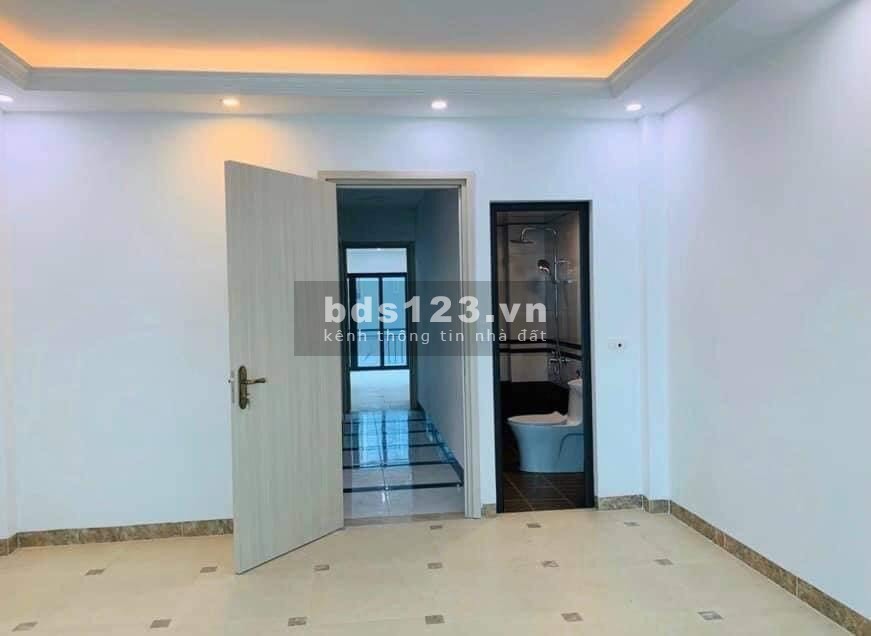 Nhà đẹp hiện đại Gara ô tô thang máy 75m2 x 5 tầng Giá 6.2 tỷ