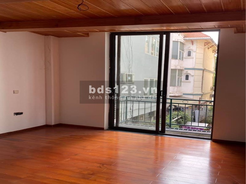 Mặt Hồ Tây nhà 5 tàng đúc, dt 110m2, mt 9m, giá 66 tỷ, khu dân cư