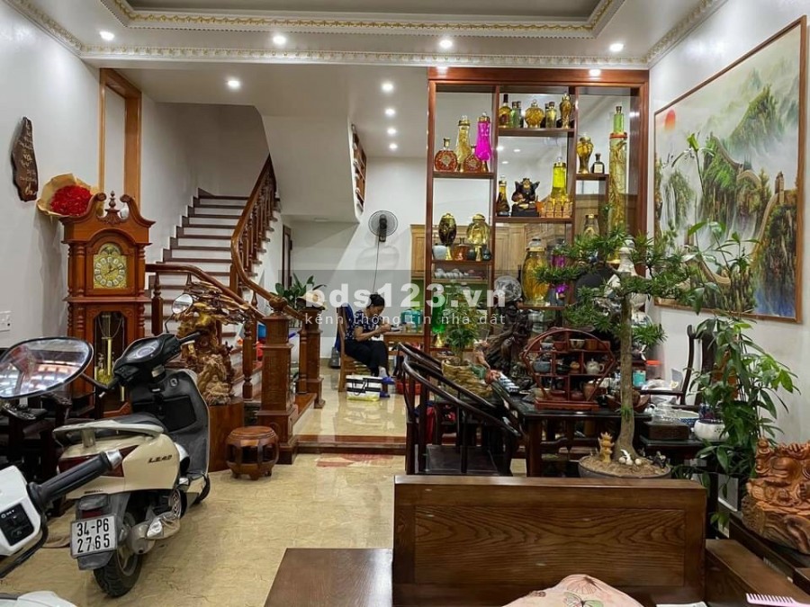 Bán nhà gần đường Thanh Niên, ph Quang Trung, TP HD, 63m2, mt 5m, 3 tầng, nhà cực đẹp, giá tốt