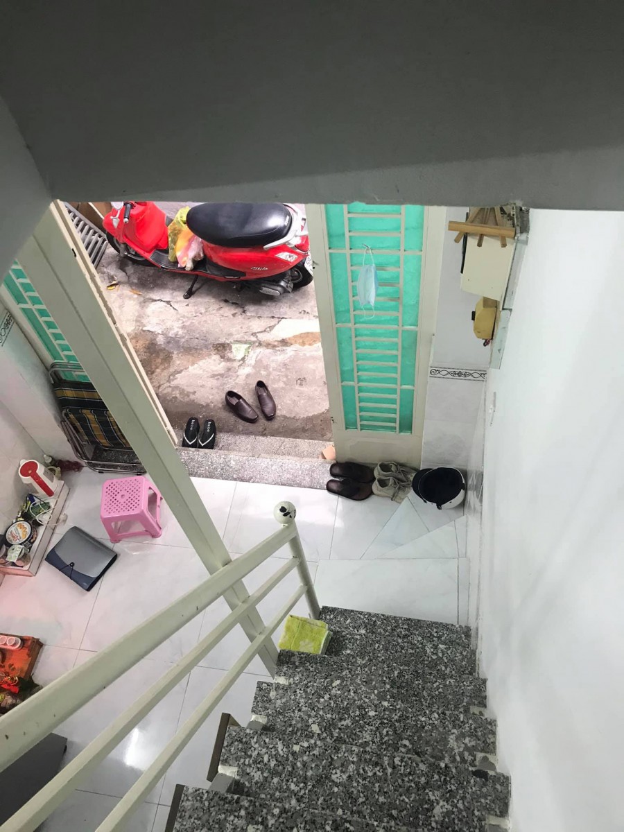Hiếm ! Chu Văn An 18m2 (2.7 x 6.5), 2 tầng, nở hậu nhẹ, giá sốc 1.65 tỷ.