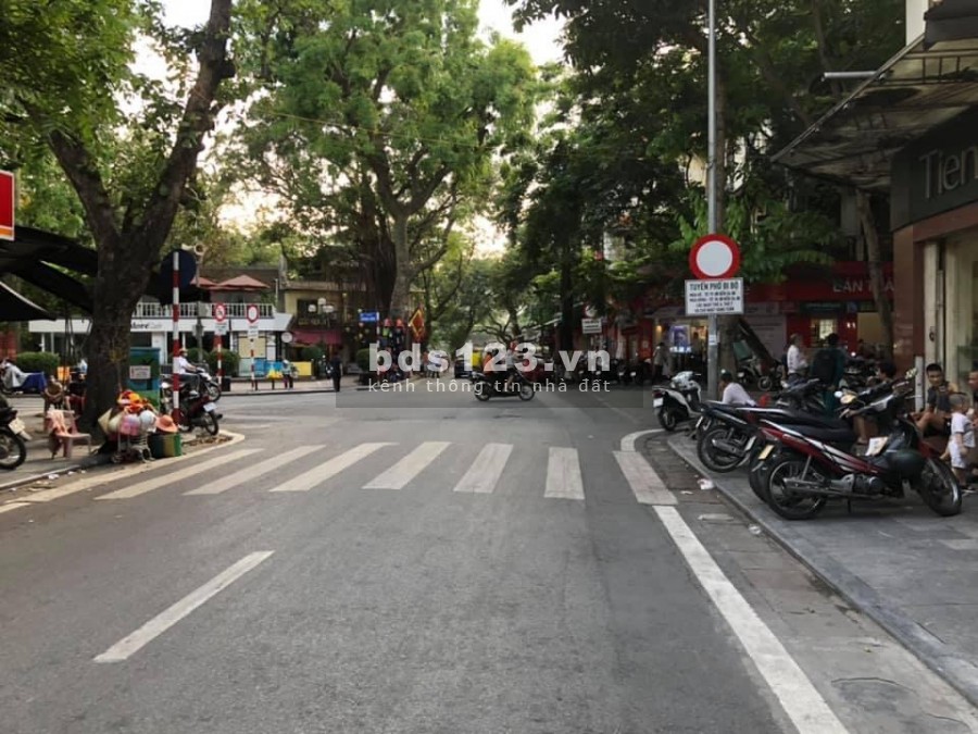 Bán nhà nguyên căn mặt phố Lò Sũ, Quận Hoàn Kiếm, 2 tầng đúc kiên cố