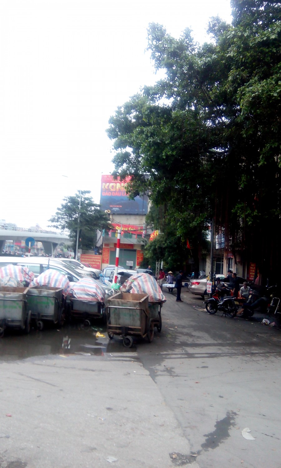 Mặt phố Đại Cổ Việt Hai Bà Trưng kinh doanh vỉa hè rộng 350 triêu/m2.