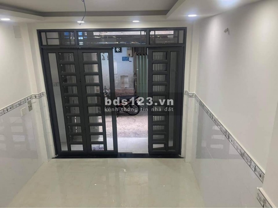 BÁN NHÀ đường Lạc Long Quân, quận Tân Bình – GIÁ KHÔNG THỂ RẺ HƠN !