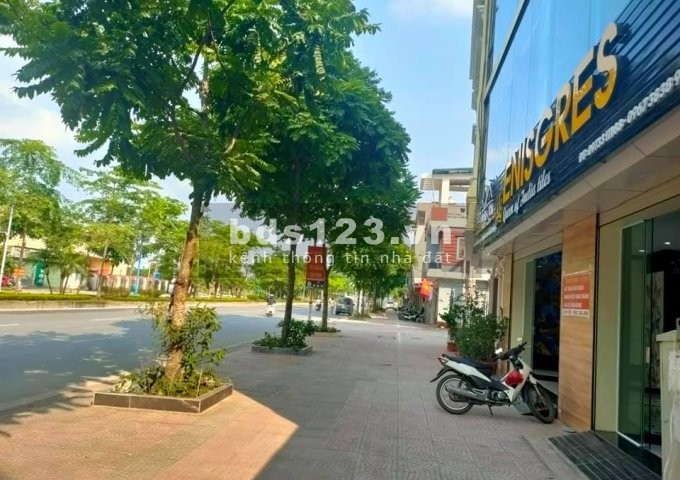 Cho thuê mặt bằng mặt đường Cổ Linh. MT 25m