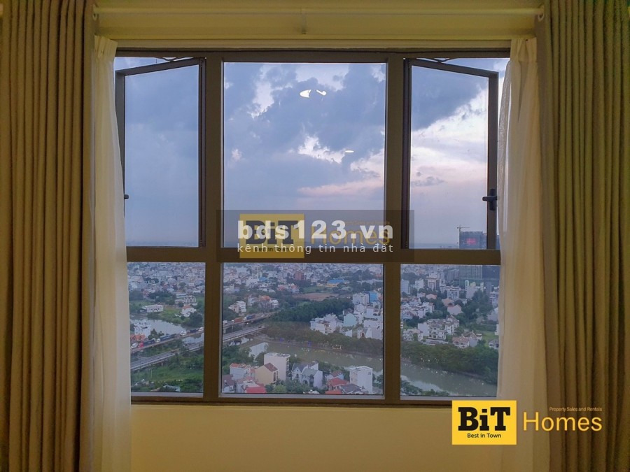 Cho thuê căn hộ 2PN view sông Quận 2 full nội thất giá 15 triệu/tháng, làm việc chính chủ