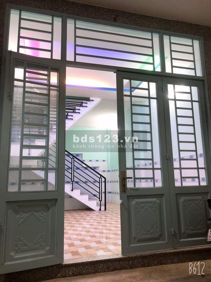 Bán nhà nguyên căn dtsd 42m2, giá 2.8 tỷ, lh 0906.686.015
