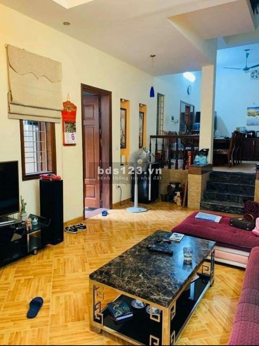 Đội cấn 41m2, 3 tầng ở luôn, ngõ thông thoáng, gần trung tâm, giá 3.7 tỷ