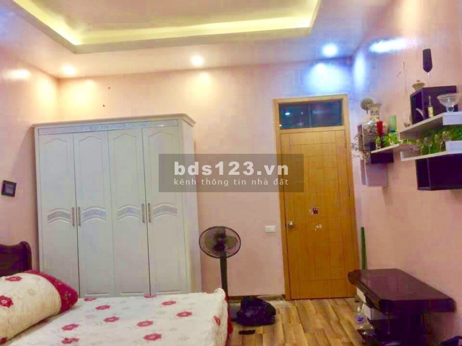 Bán nhà quận Thanh Xuân HN dt 40m2, 4 tầng, ô tô lô góc lh: 0949859898