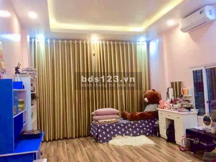 Bán nhà quận Thanh Xuân HN dt 40m2, 4 tầng, ô tô lô góc lh: 0949859898