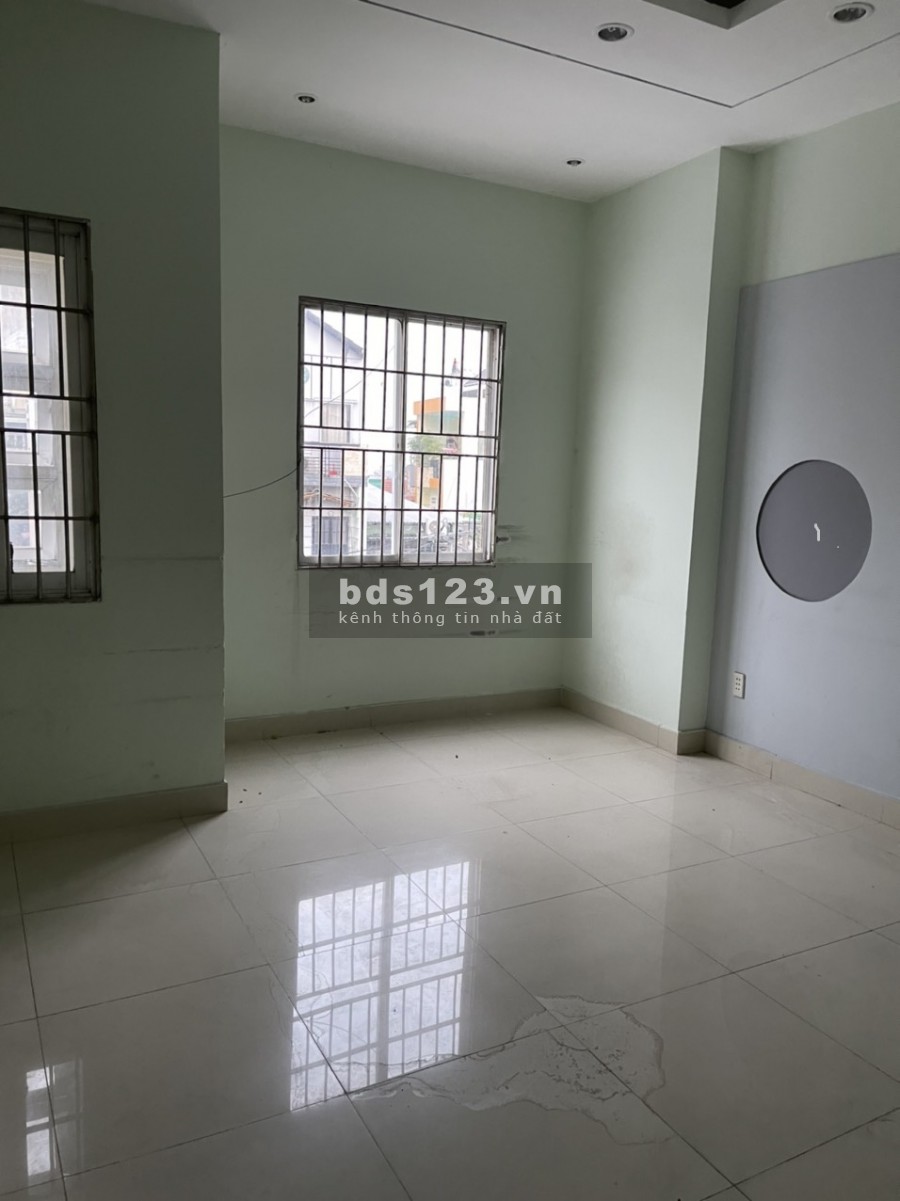 Nhà Tân Sơn Nhì, 1 trệt, 2 lầu, thượng, nhà rông 4 PN, 4WC