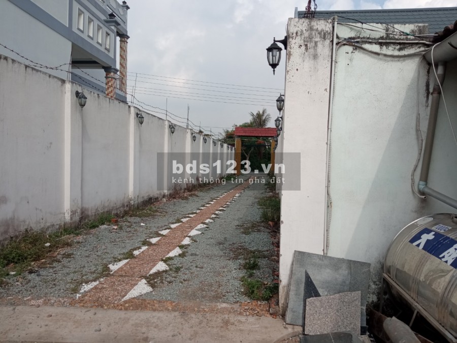 Đất mặt tiền đường Đinh Đức Thiện, cách lộ giới khoảng 20m