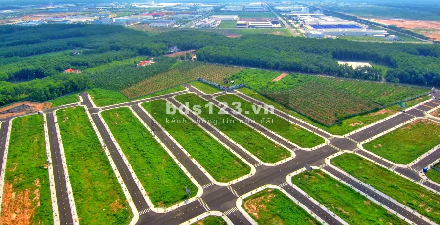 Bán đất mặt tiền đường DT742 canhj Viíp 2 giá đầu tư