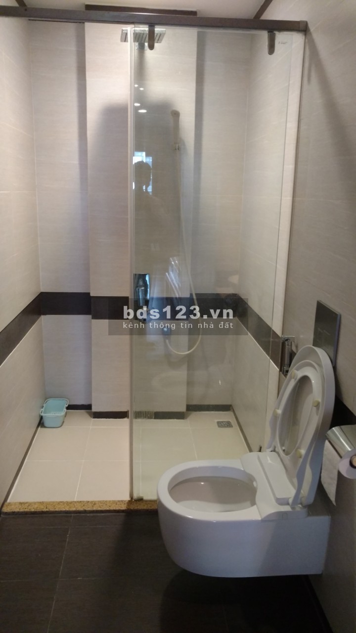 Cho thuê gấp căn hộ chung cư Thăng Long No 1 dt 120m2, 3 tủ đồ giá 15 triệu/tháng, lh: 0903296691