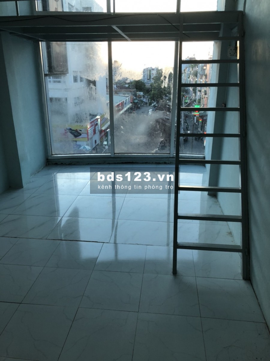 Phòng trọ Quận 10 3tr2 gác, wc riêng, máy lạnh, giờ tự do gần đường sư vạn hạnh