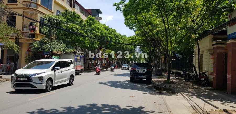 Bán nhà, Tô Hiệu, Vỉa hè mỗi bên 2m, dt 50m2, giá 11.2 tỷ
