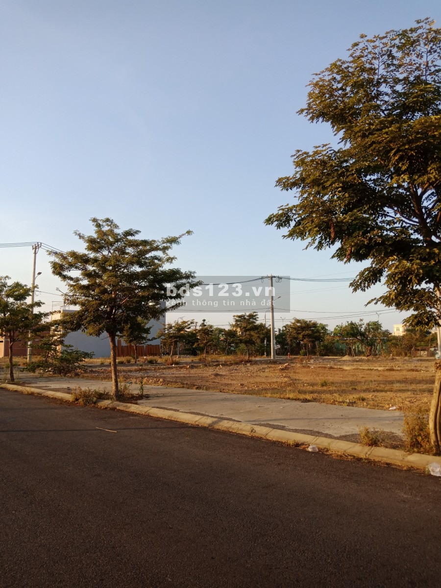 Bán nhà đất quận Ngũ Hành Sơn đường Trung Hòa 1 , đường Võ Chí Công nối dài