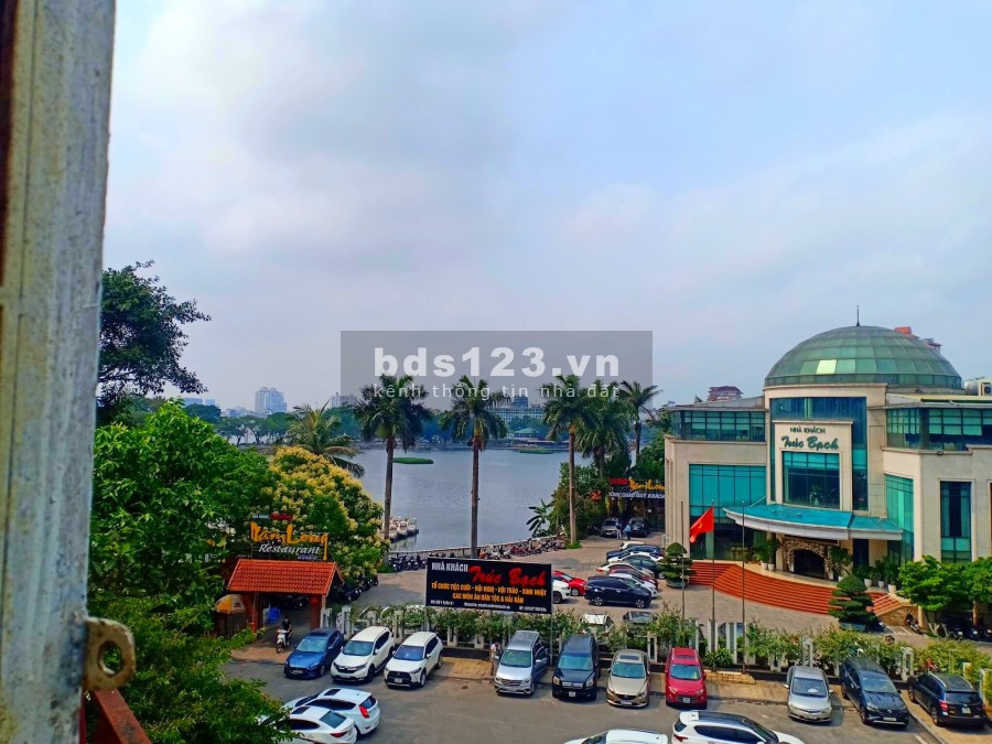 Mặt phố hiếm nhà bán view hồ Trúc Bạch, mặt tiền rộng kinh doanh mọi loại mặt hình