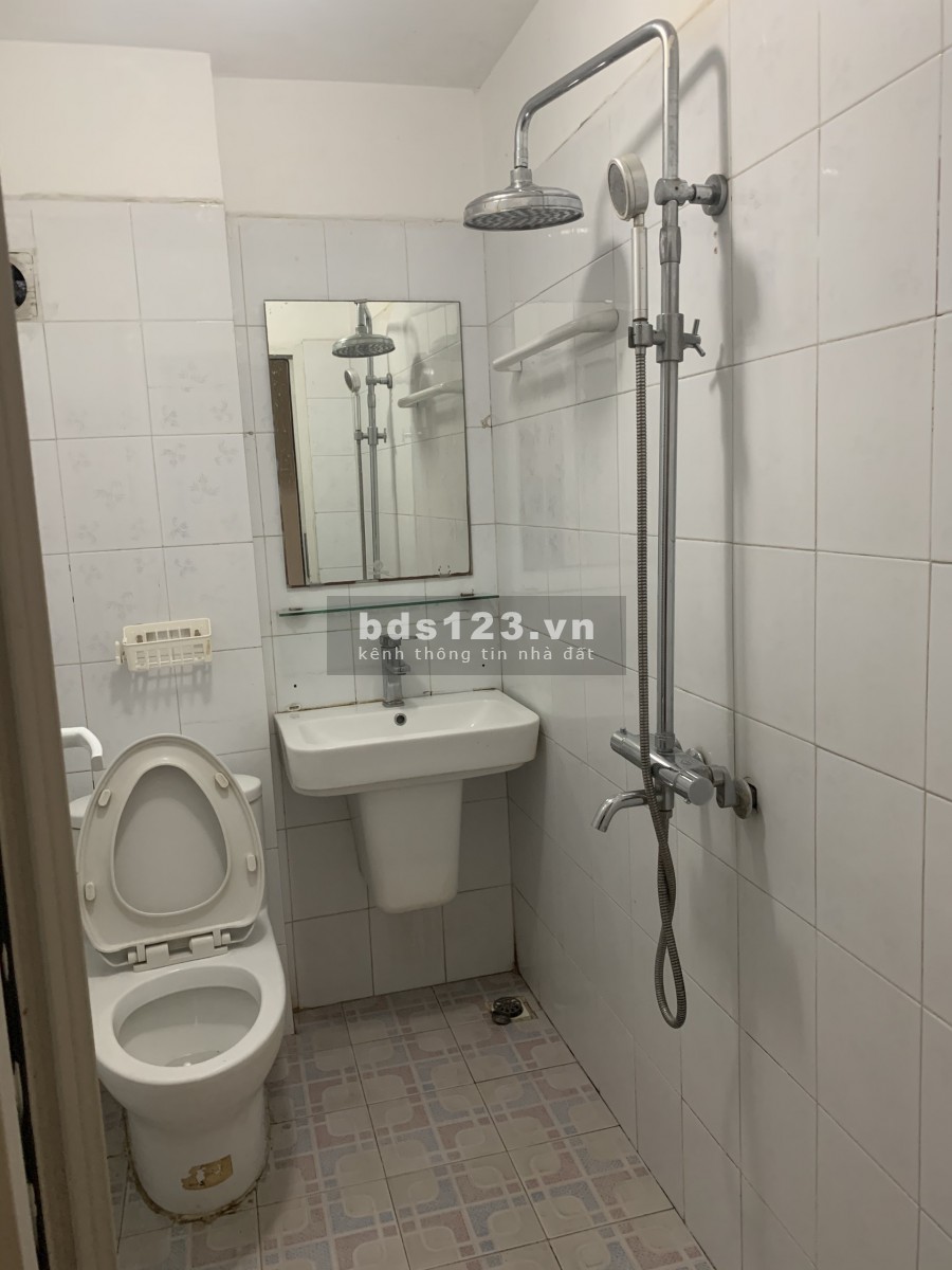 Cho thuê nhà riêng phố Khương Trung 43m2 x 4 tầng 4 ngủ full đồ 10 triệu. Lh 0377983070