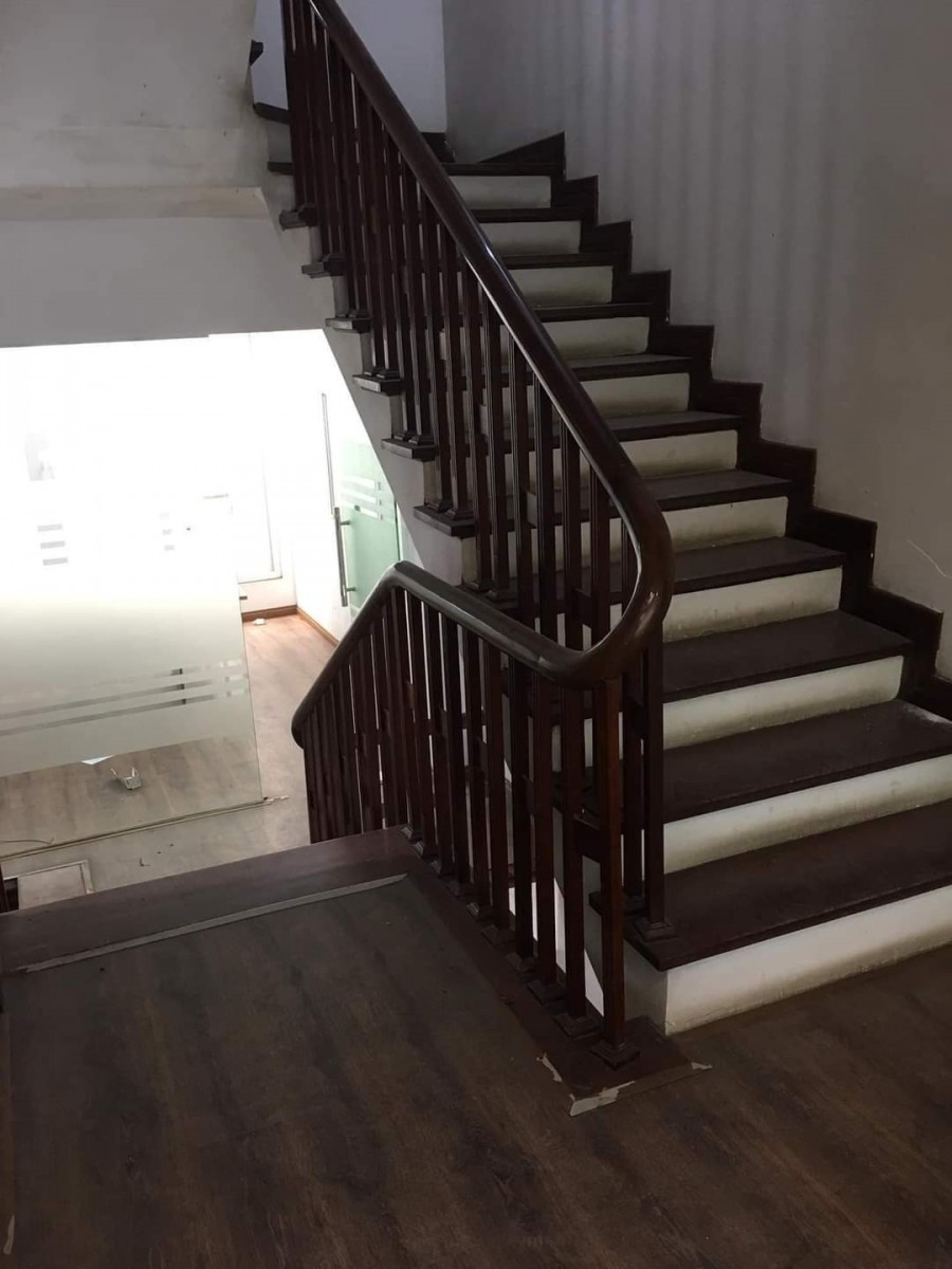Nhà Quan Nhân 7 tầng thang máy vỉa hè 2 bên dt 65m2 đường oto tránh chỉ 11.8 tỷ view hồ