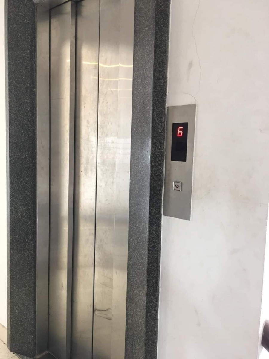 Nhà Quan Nhân 7 tầng thang máy vỉa hè 2 bên dt 65m2 đường oto tránh chỉ 11.8 tỷ view hồ