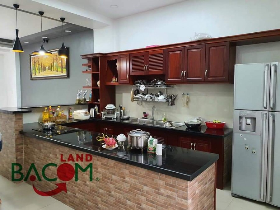 Cần bán gấp nhà biệt thư sân vườn phường Tân Phong, tp Biên Hoà, dt 200m2, đẹp mát mẻ