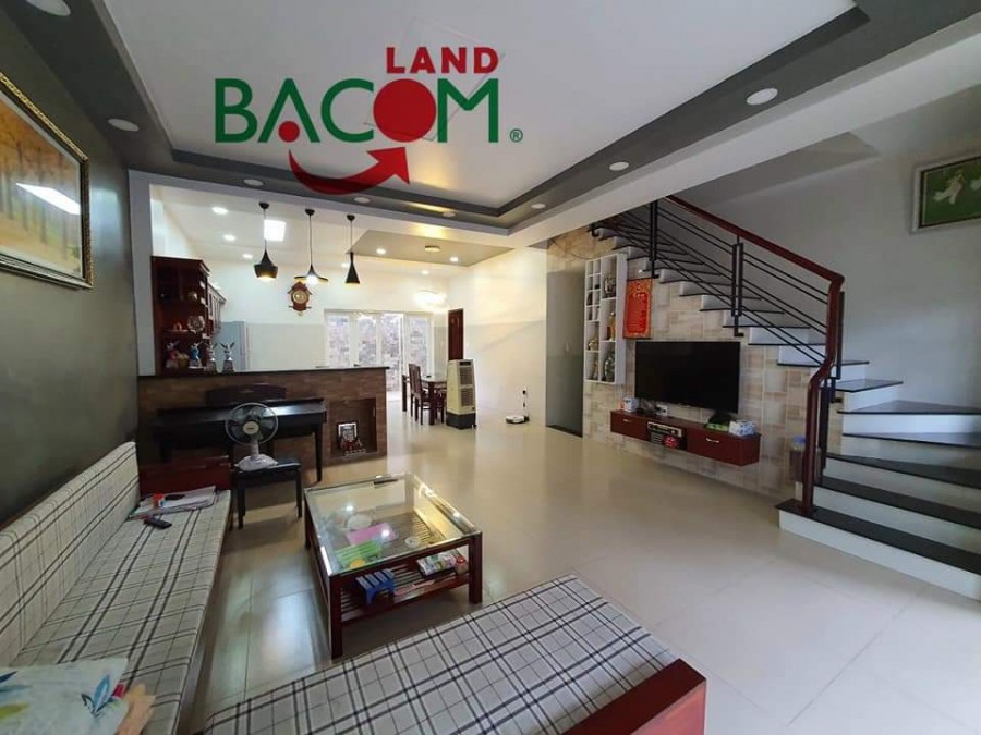 Cần bán gấp nhà biệt thư sân vườn phường Tân Phong, tp Biên Hoà, dt 200m2, đẹp mát mẻ