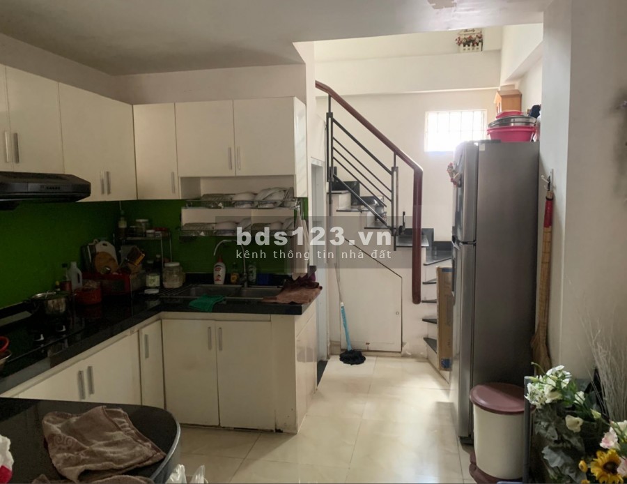 Nhà Đúc BTCT Trịnh Bình Trọng Q5 giáp Q1. DT 3.5x14M Giá 7,5 tỷ