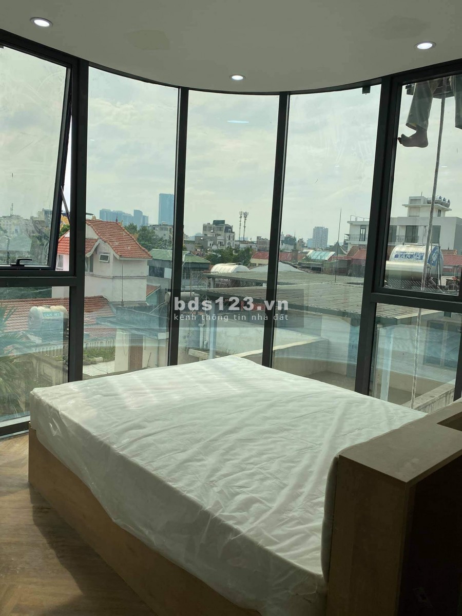 Võng Thị, 121m2X7Tx8.4mMT. 18 phòng. Giá 36 tỷ.