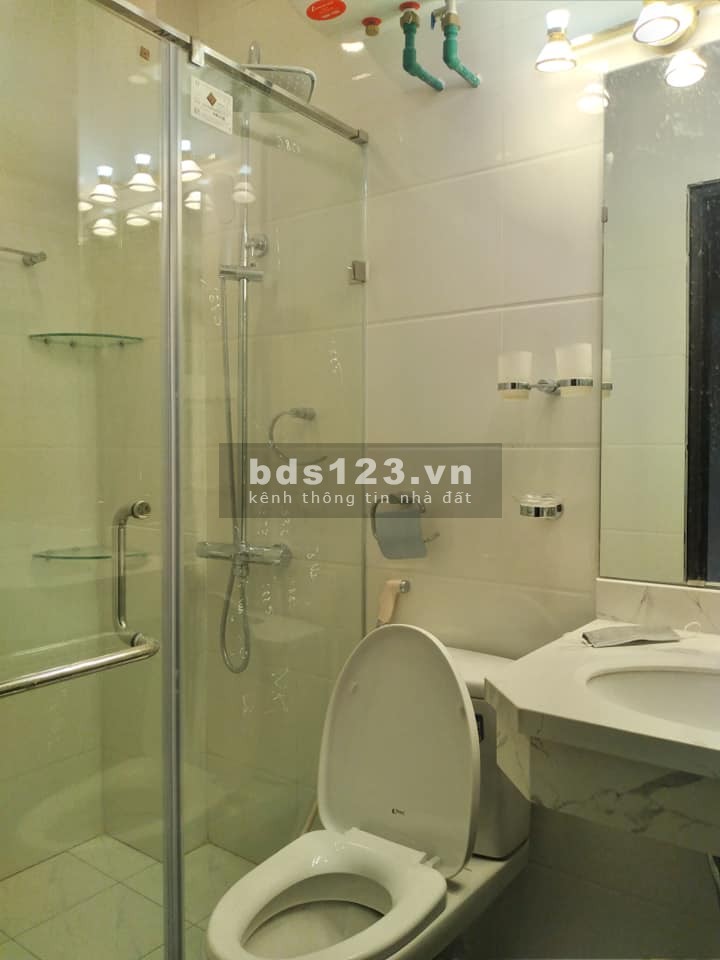 Nhà đẹp Quận Cầu Giấy, lô góc 2. mặt tiền, ô tô vào nhà giá 5.7 tỷ, lh 0961427470