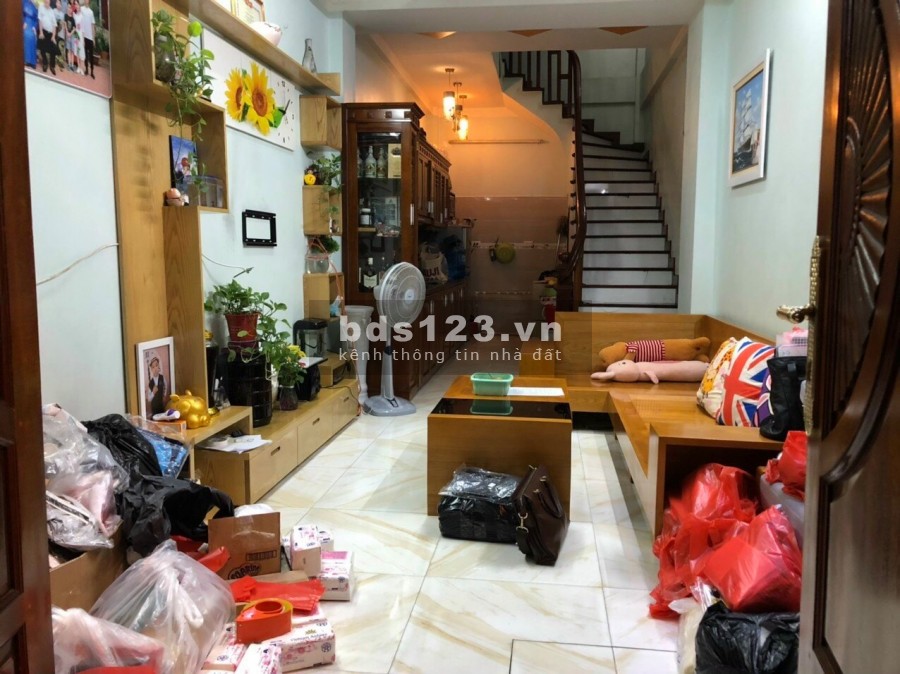 Bán nhà phố Thanh Lân, Hoàng Mai 35mx4T, ôtô đỗ cửa 2tỷ9, 0989191397