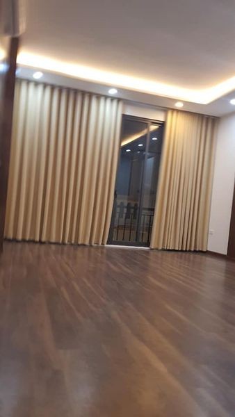 Nhà 5 tầng phân lô ô tô vào nhà gần phố nhà đẹp, ở luôn giá 8.9 tỷ, lh 0961427470