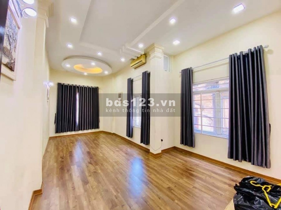 Bán Nhà Lạc Long Quân gia đình tôi gặp vẫn đề về tài chính cần bán gấp