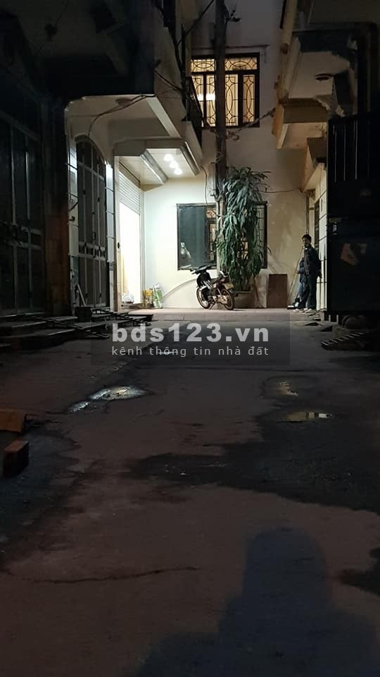 Nhà 5 tầng phân lô ô tô vào nhà gần phố nhà đẹp, ở luôn giá 8.9 tỷ, lh 0961427470