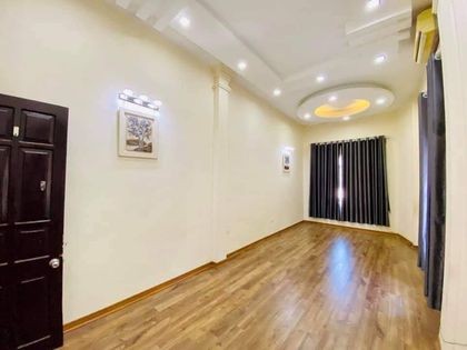 Bán Nhà Lạc Long Quân gia đình tôi gặp vẫn đề về tài chính cần bán gấp